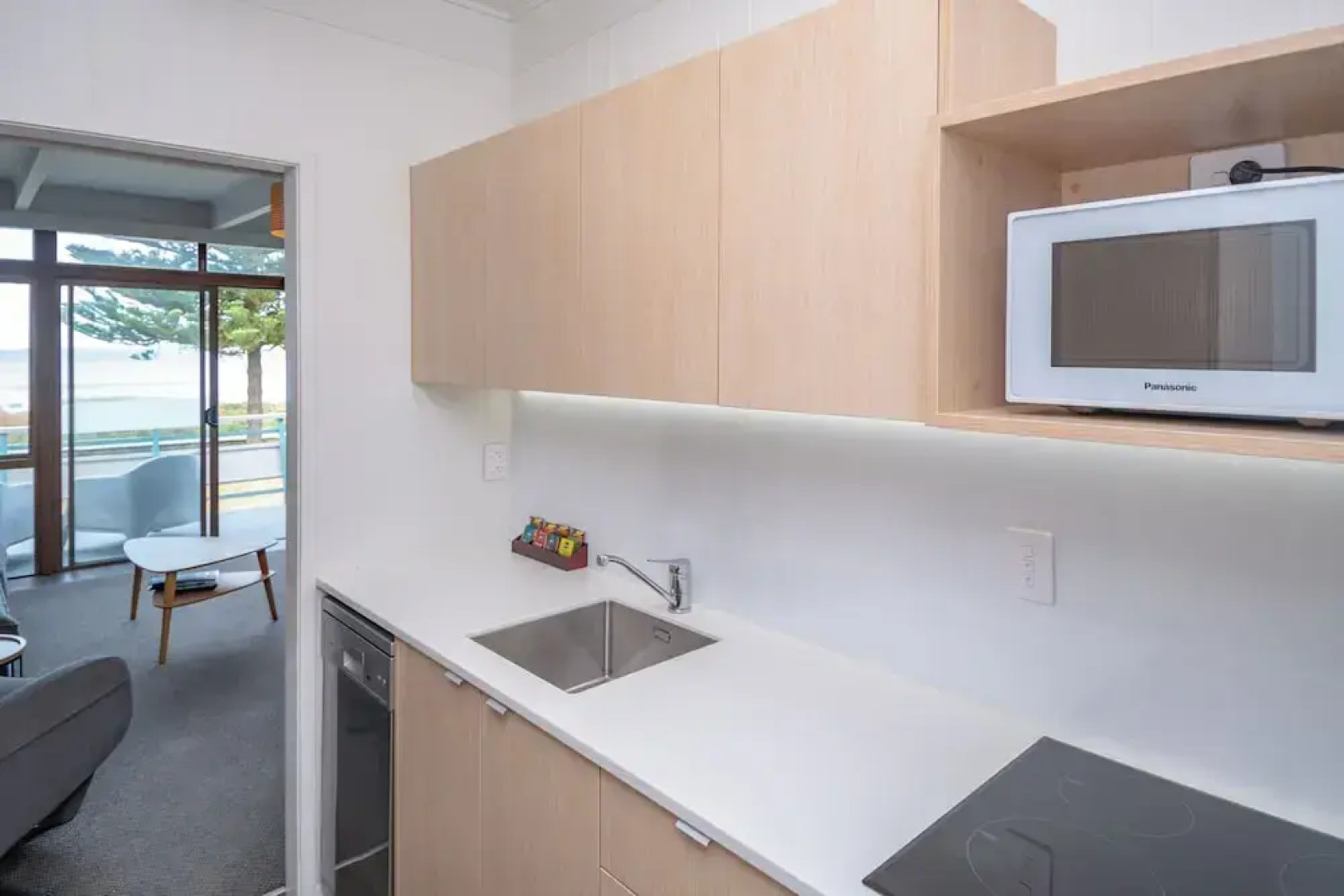 Whispering Sands Motel