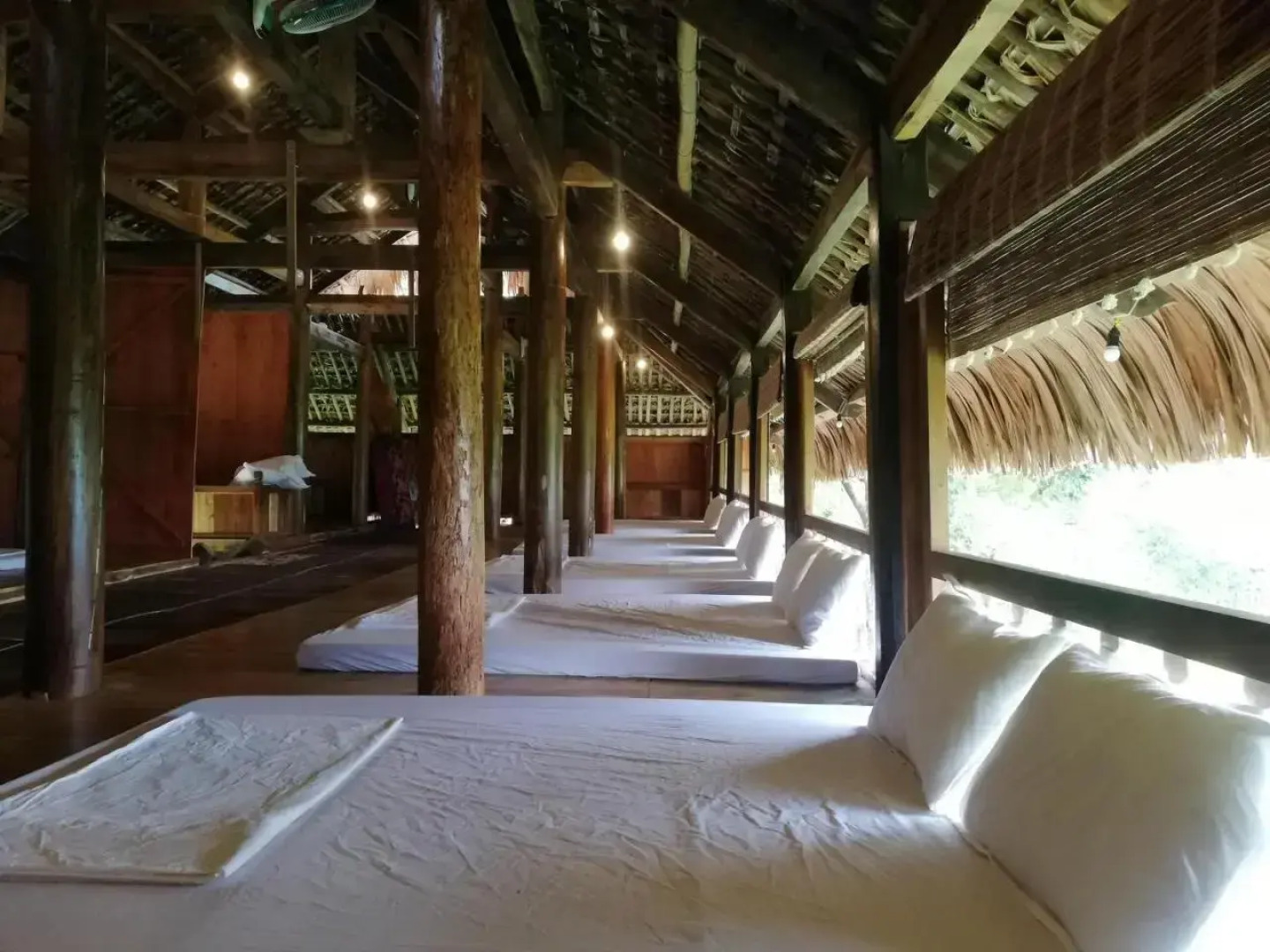 Cua Tu Waterfall Homestay