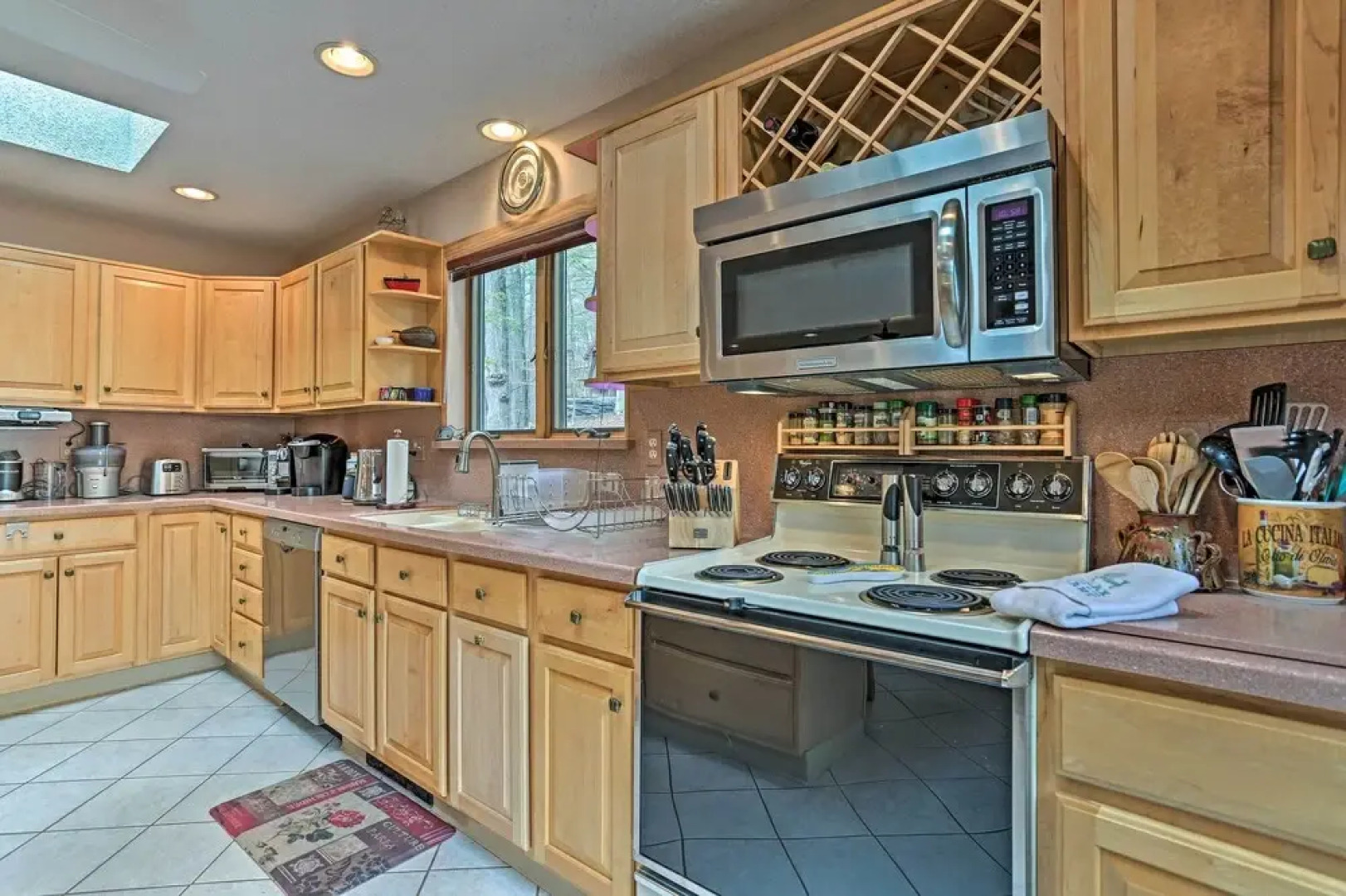 Airy Lake Ariel Home w/ Private Dock + Kayaks!