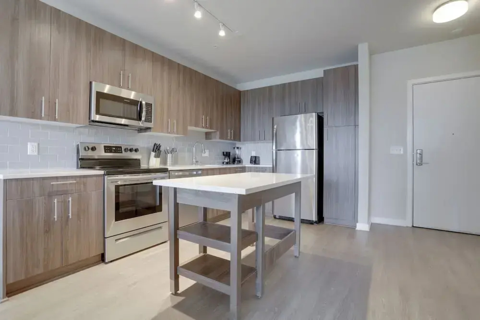 Stylish One-Bedroom Apt in Alexandria
