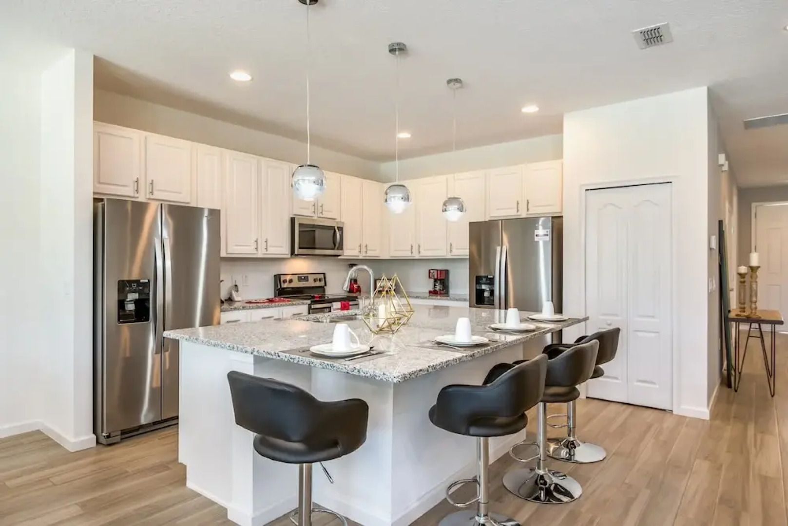 Solterra - 5212 Oakbourne Avenue