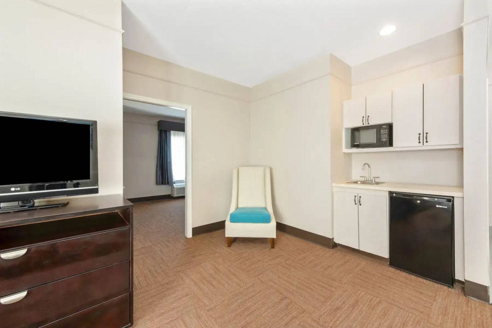 La Quinta Inn & Suites by Wyndham Winnie