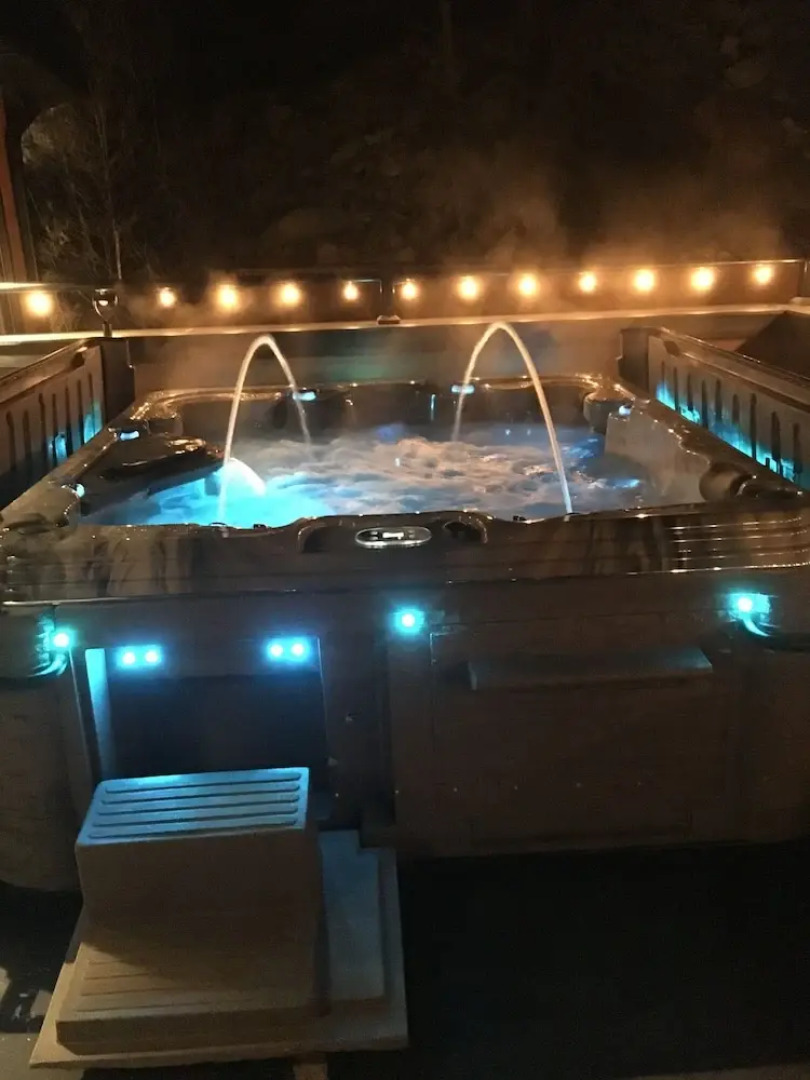 Lux Exec Home HFX Waterfront Pool Hot Tub