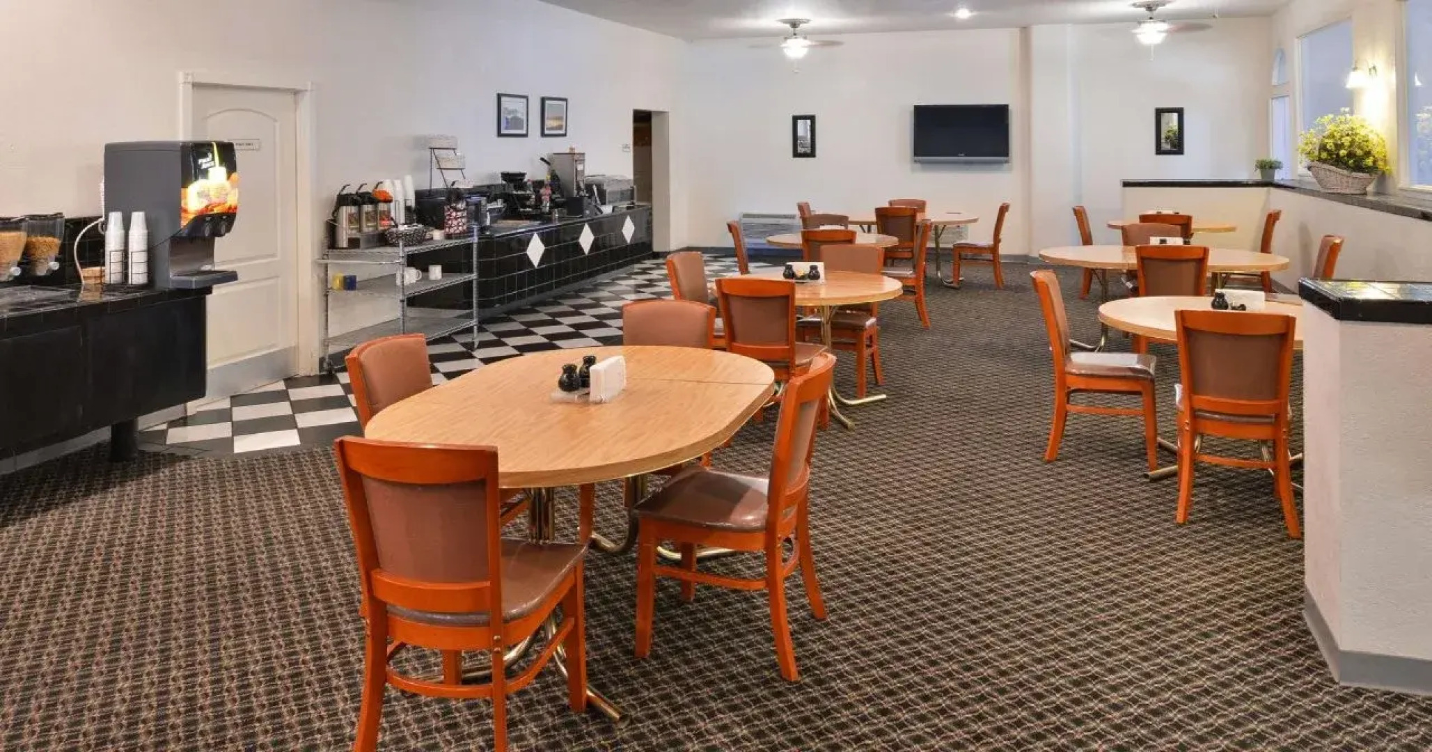 The Classic Desert Aire Hotel