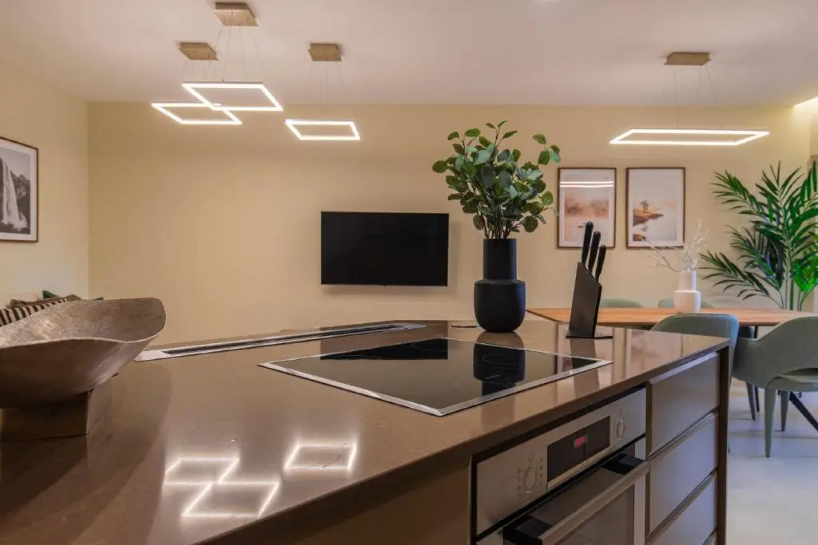 Deluxe 2BDR Apartment in Carcavelos by LovelyStay