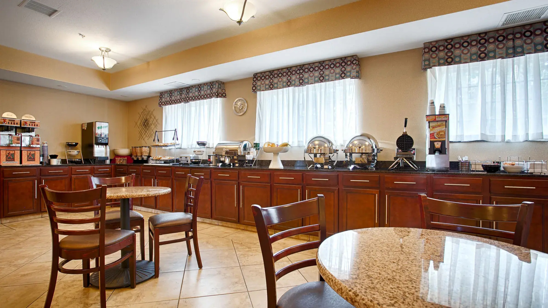 Best Western Plus Eastgate Inn & Suites