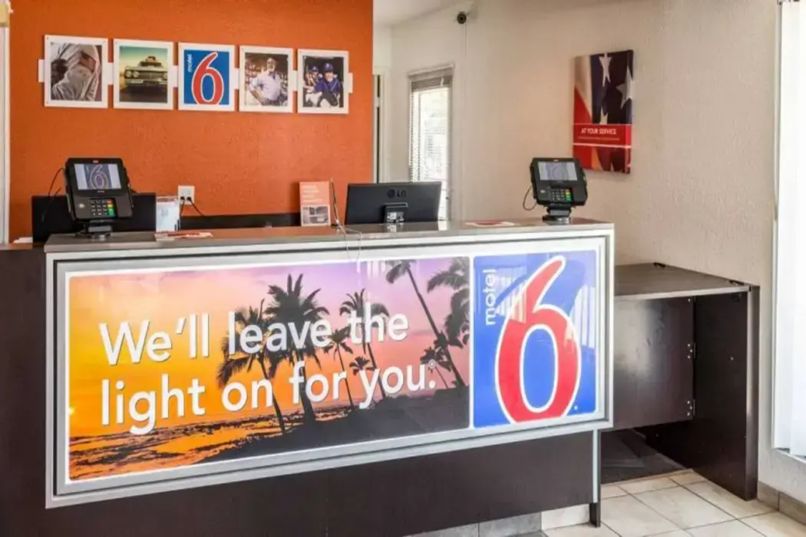 Motel 6 Bakersfield, CA - Convention Center