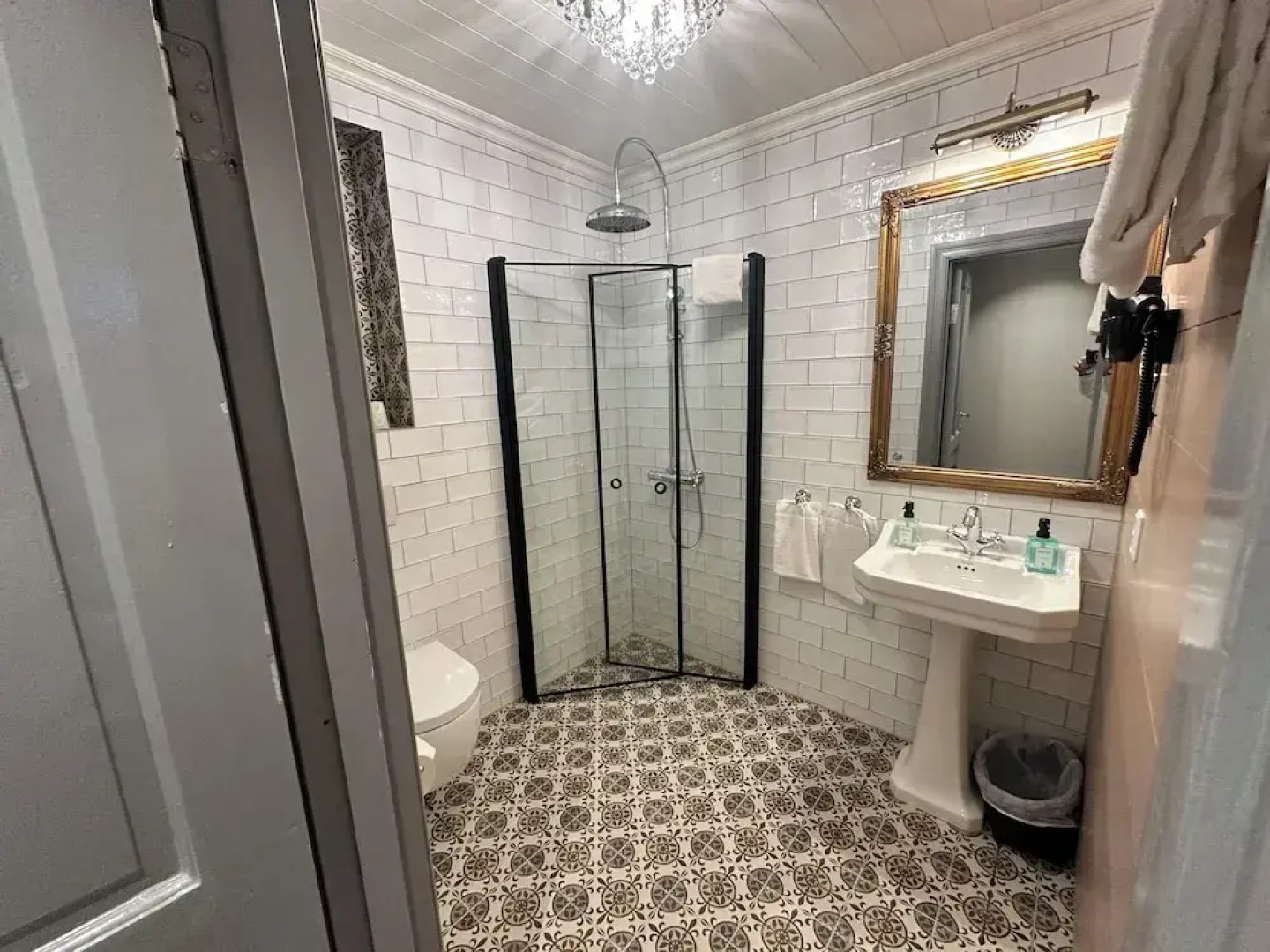 Hofslund Fjord Hotel