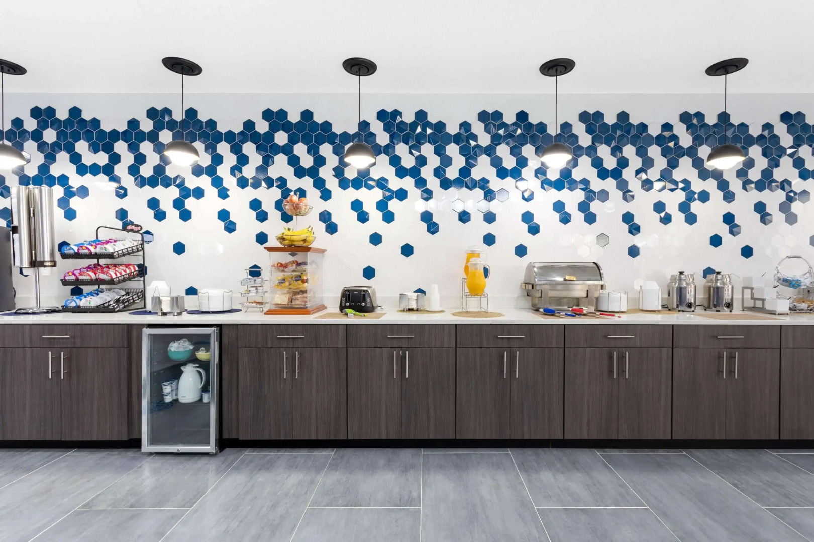 La Quinta Inn & Suites by Wyndham Tampa Central