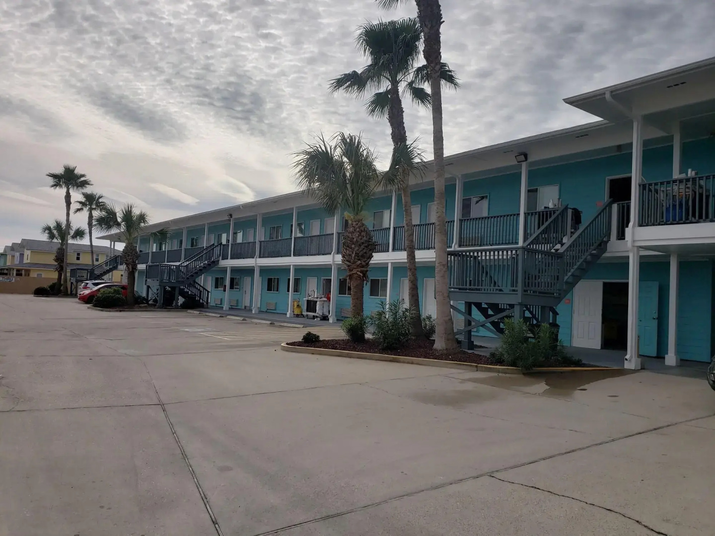 Mariner Inn & Suites