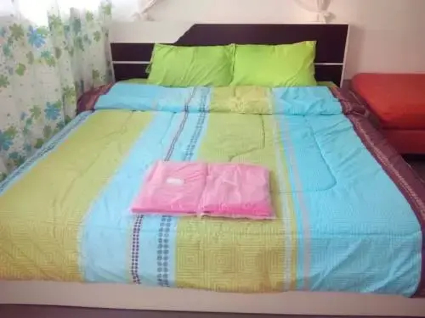 Muangthong Thani by Intanee