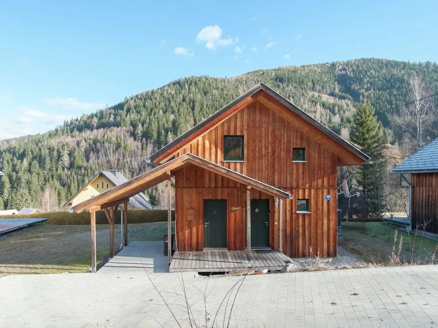 Spacious Chalet near Kreischberg Ski Area