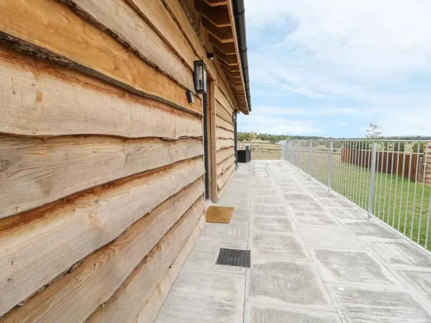 Swan Lodge Castle Farm