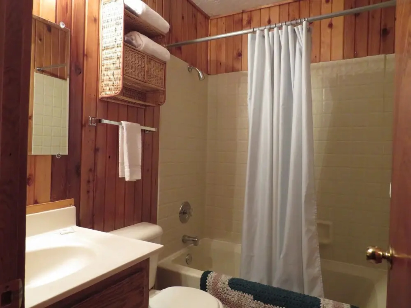 Eagle Nest Cabins & Marina