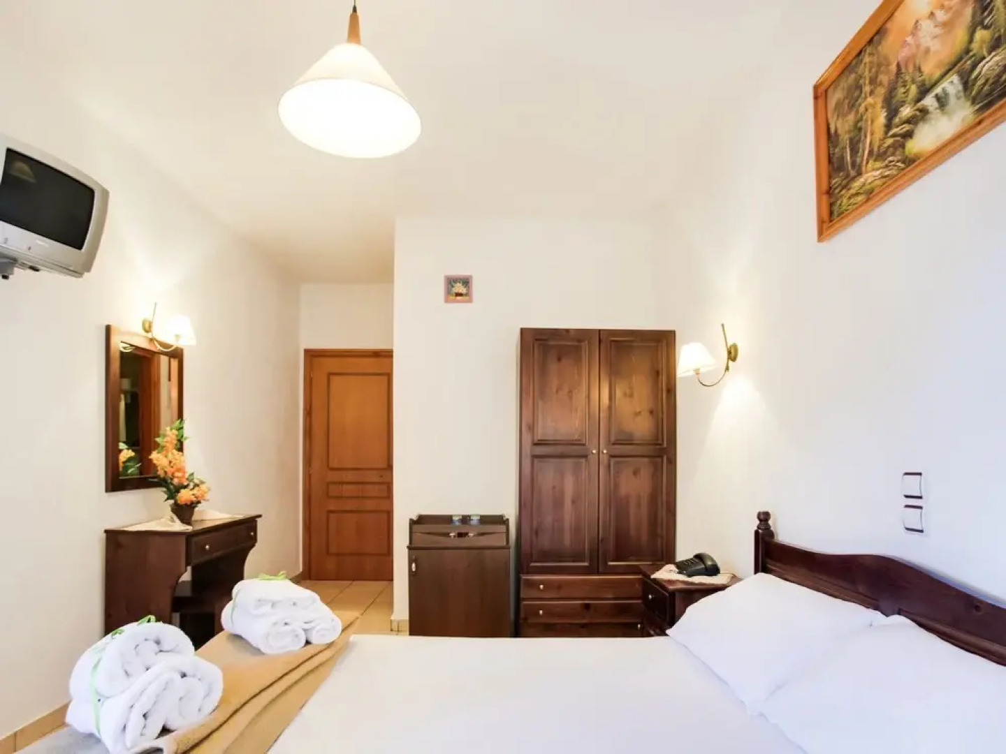 Simplistic Holiday Home in Stournareika With Terrace