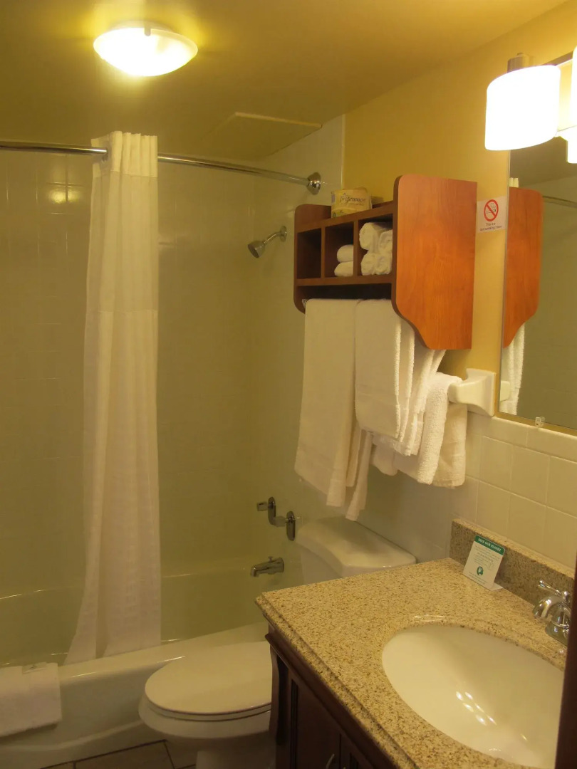 All Star Inn & Suites