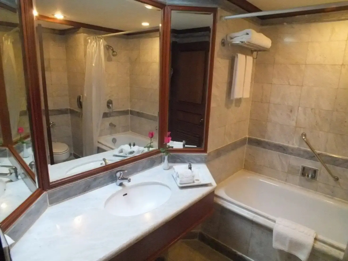 Topland Hotel & Convention Centre