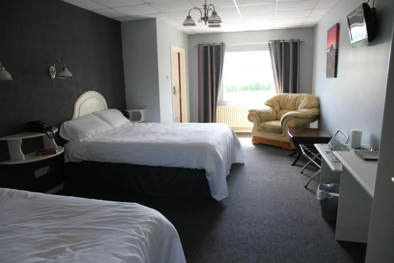 5 Corners Guest Inn