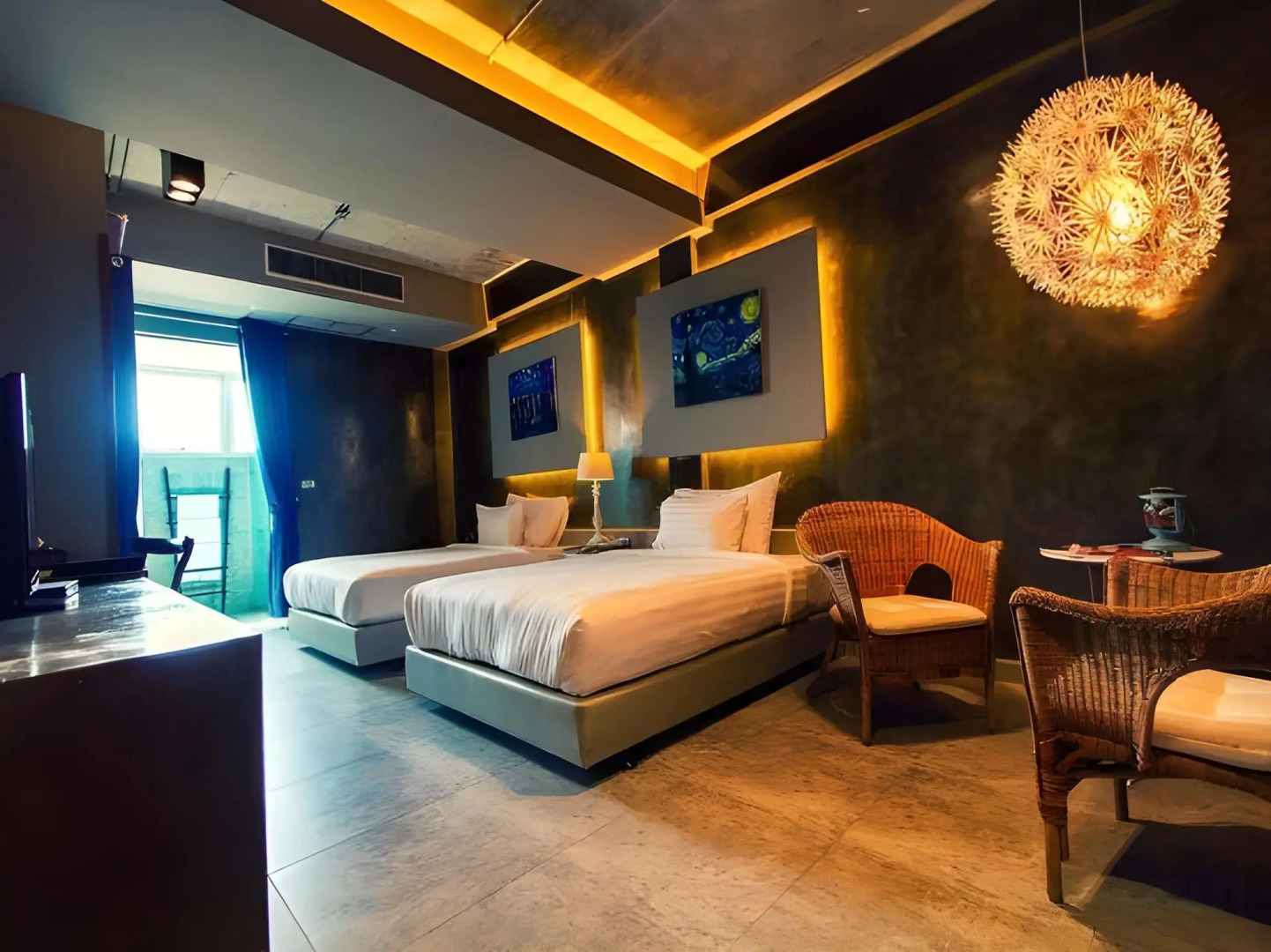 Kroque Boutique & Bistro