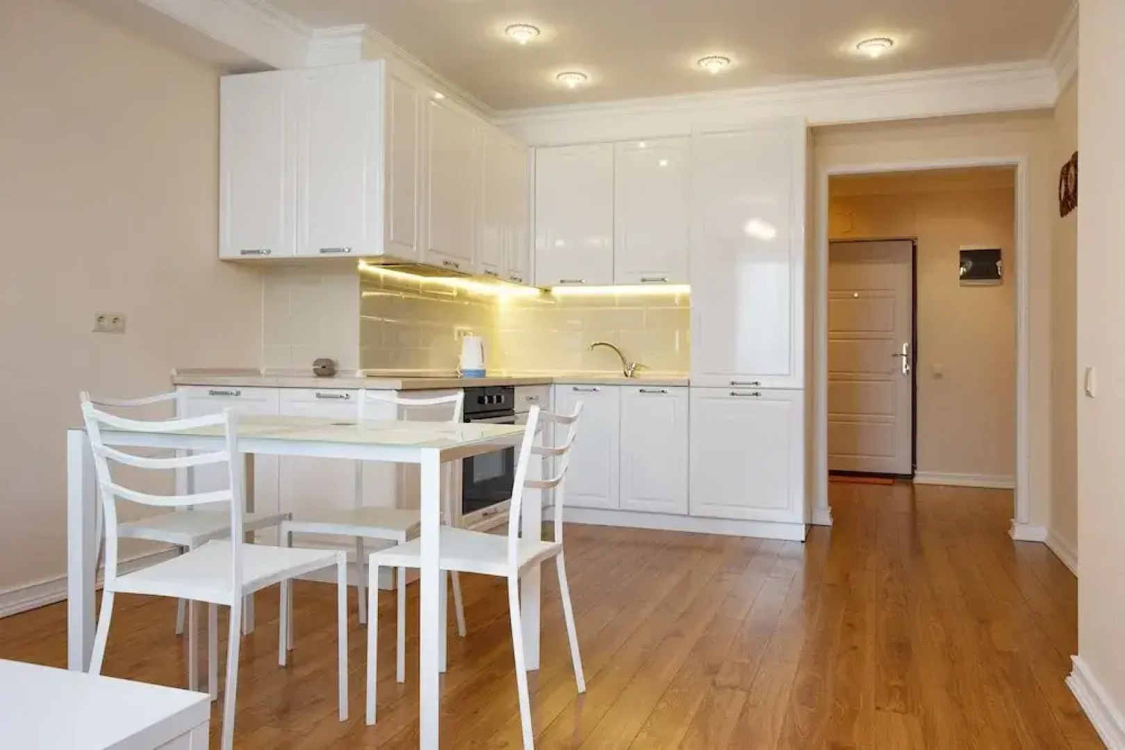 Отель Homestay Apartments