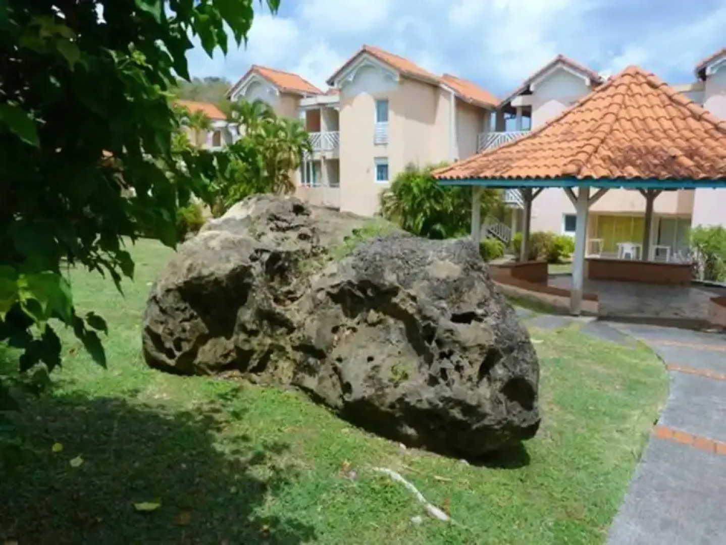 Studio in Sainte-anne, With Pool Access, Enclosed Garden and Wifi