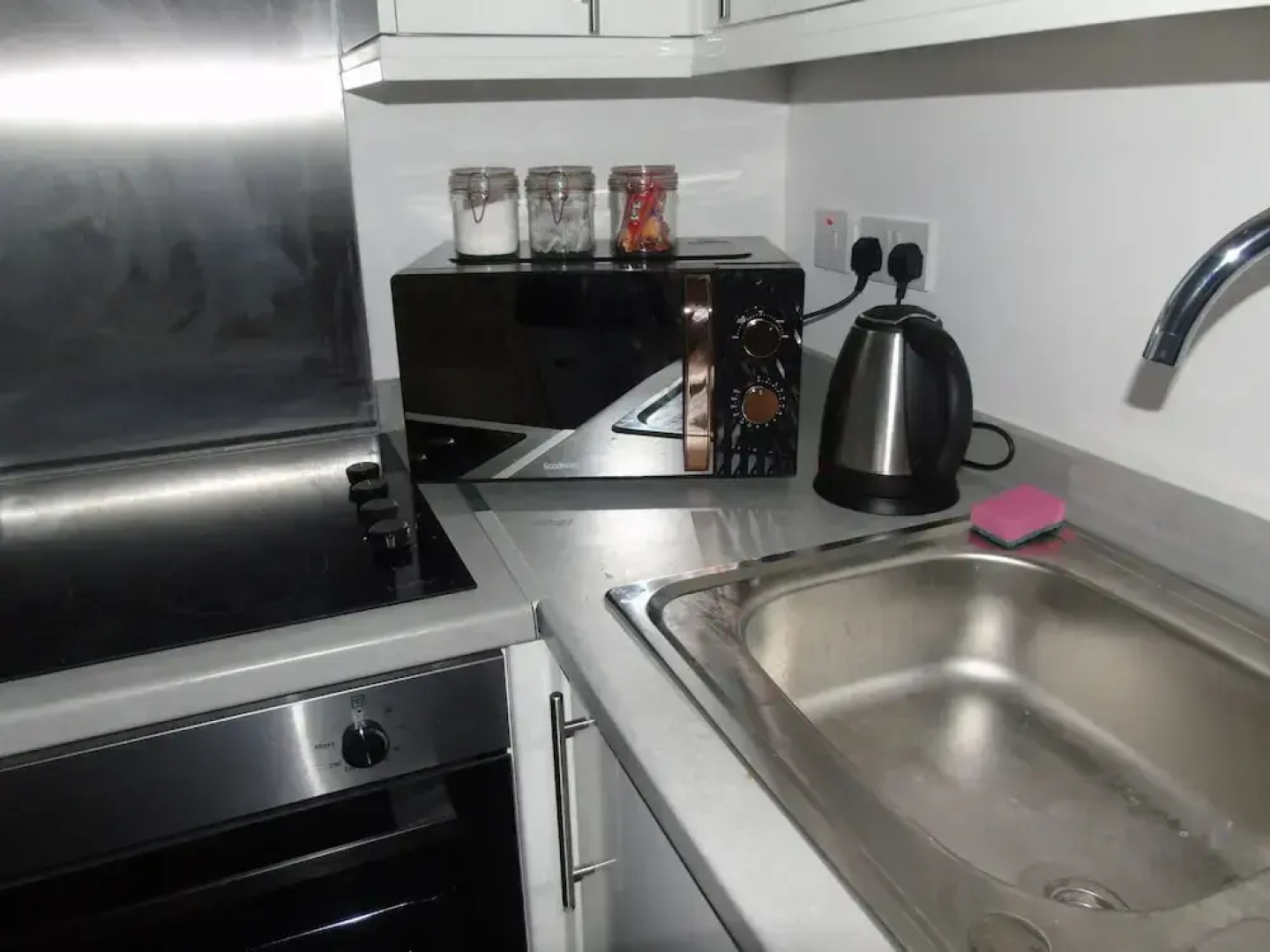 Captivating 1-bedroom Apartment in Bolton