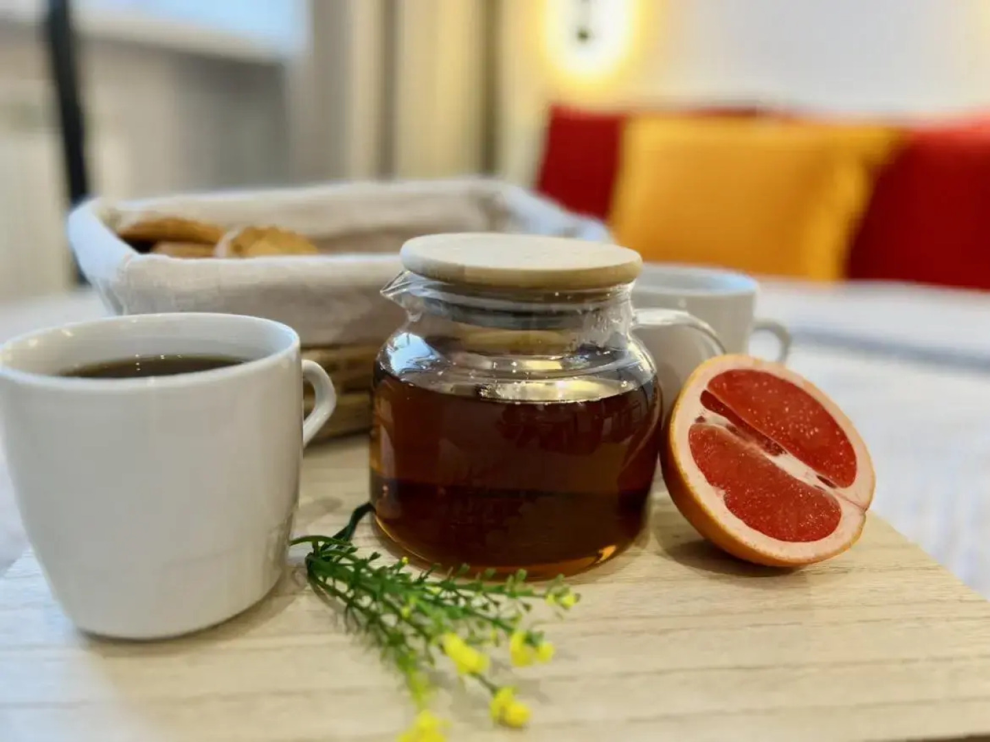 Диван и чемодан на магистрали Вокзальной