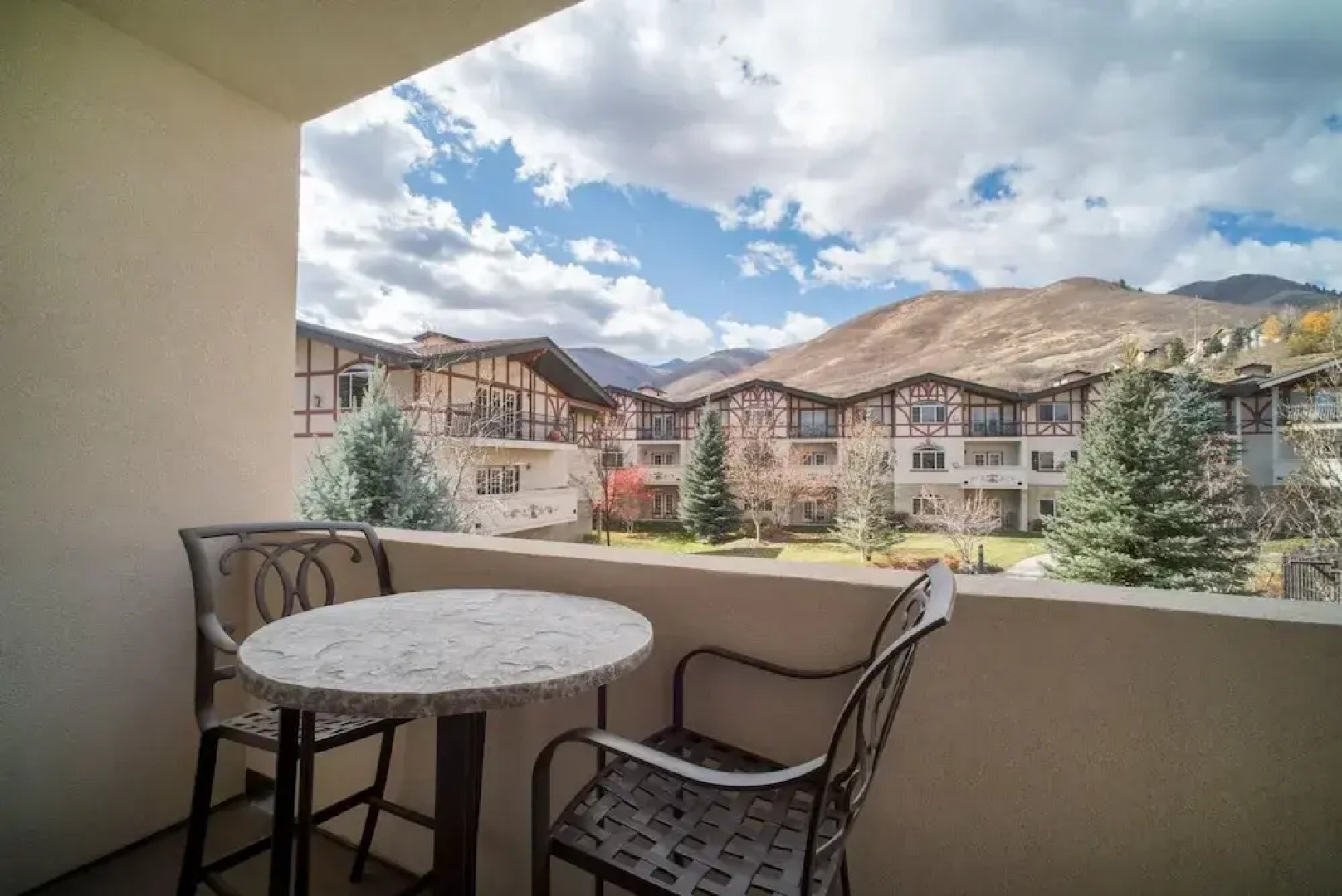 Villas at Zermatt Resort - Condos