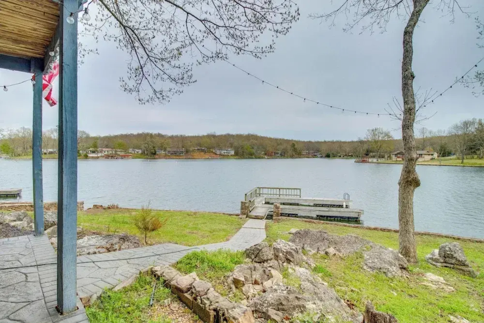 Lakefront Arkansas Abode - Deck, Grill & Fire Pit!