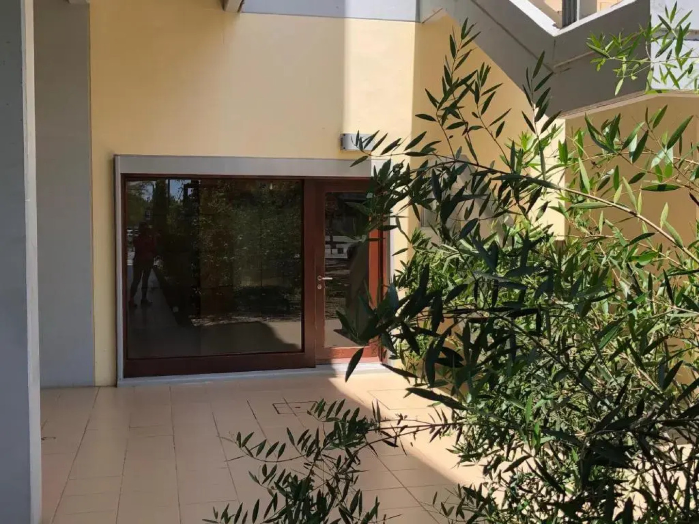 Beautiful Penthouse Apartment With Terrace - 4 Minute Walk to the Beach