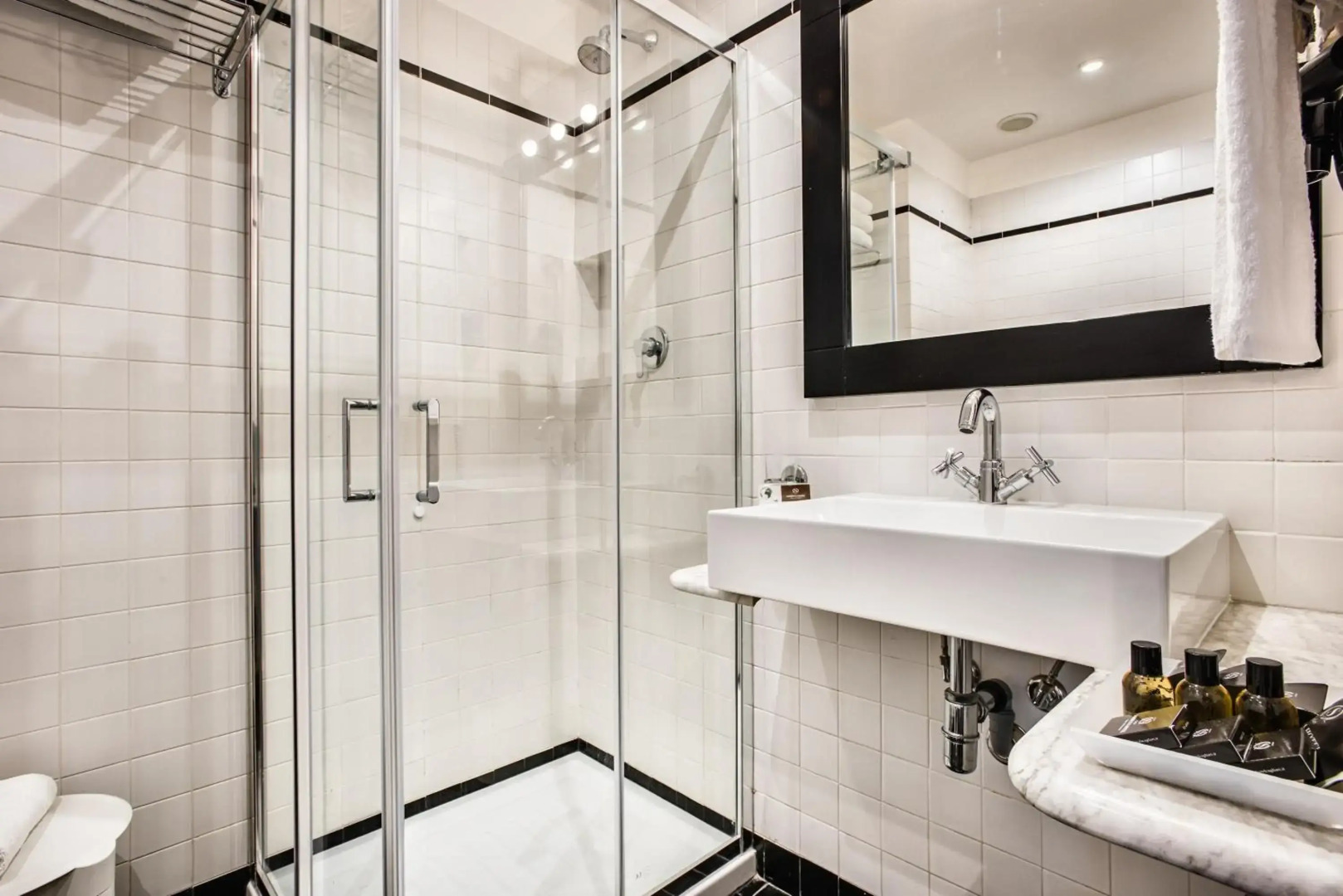 Sardegna Hotel, Suites & Restaurant