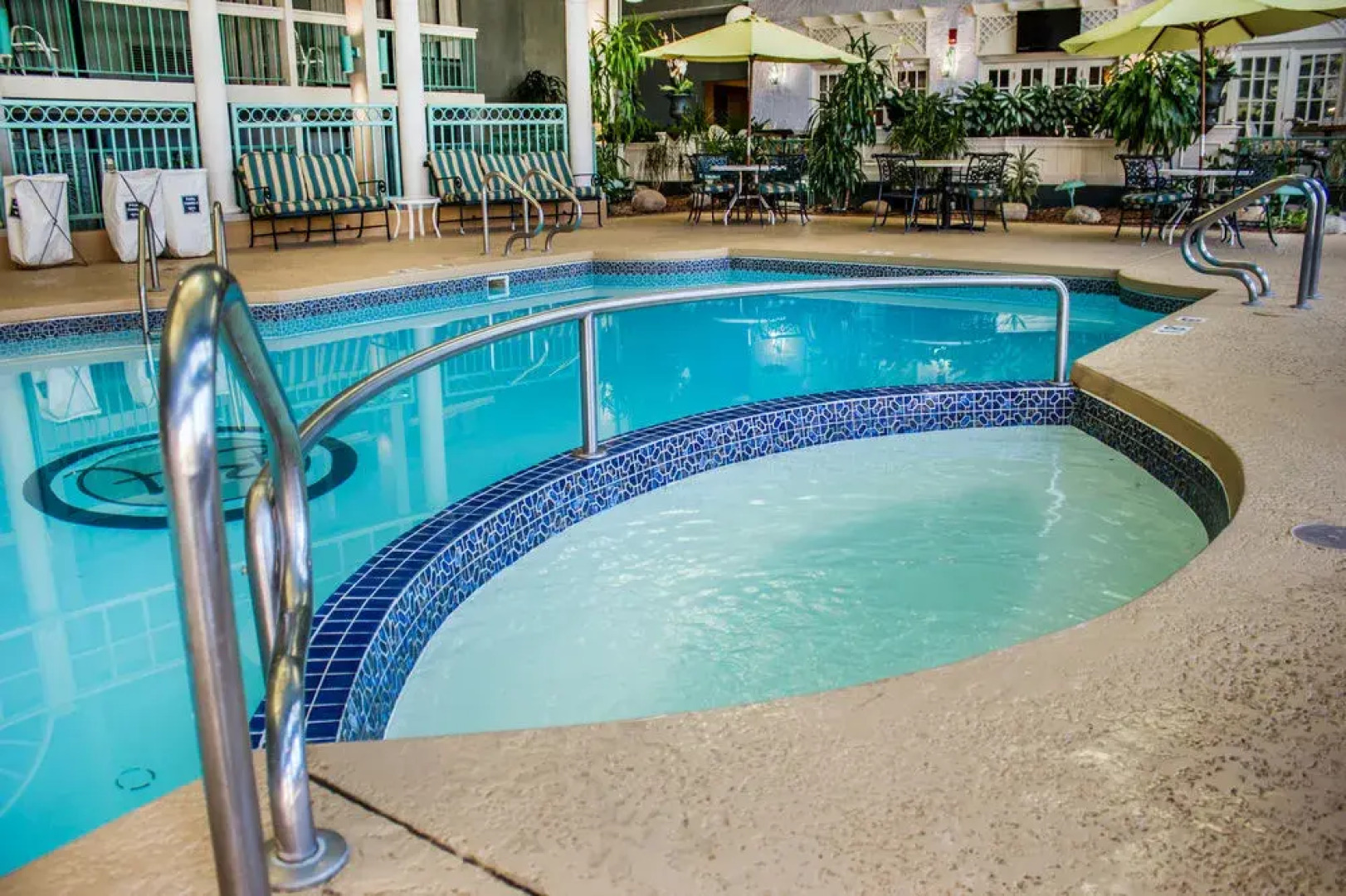 Ramada by Wyndham Bel Aire Erie