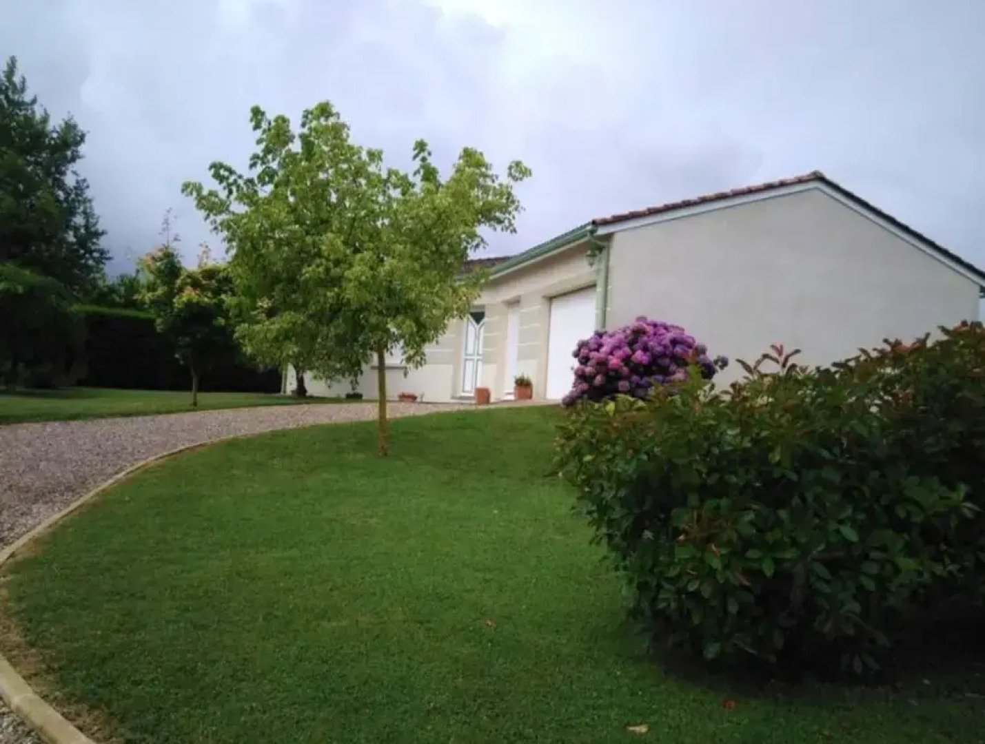 Villa With 3 Bedrooms In Lavergne, With Wonderful Lake View, Private Pool, Furnished Garden - 186 Km From The Beach