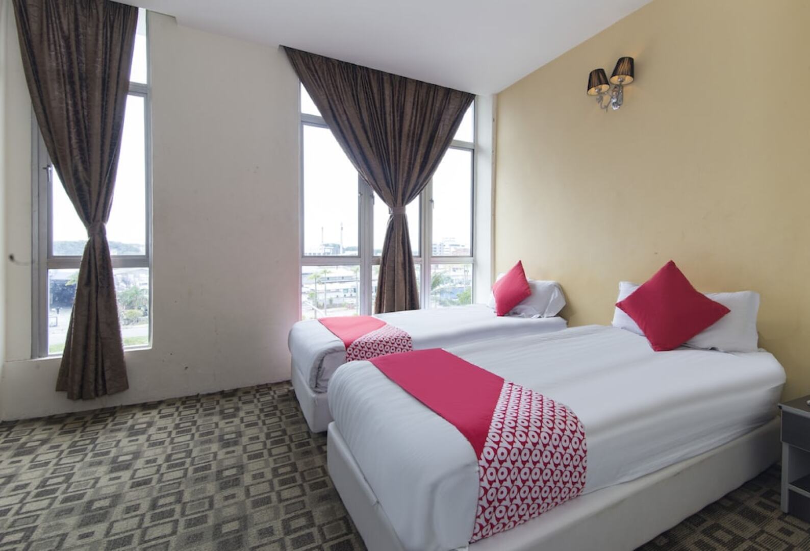 OYO 489 Pegasus Inn Hotel