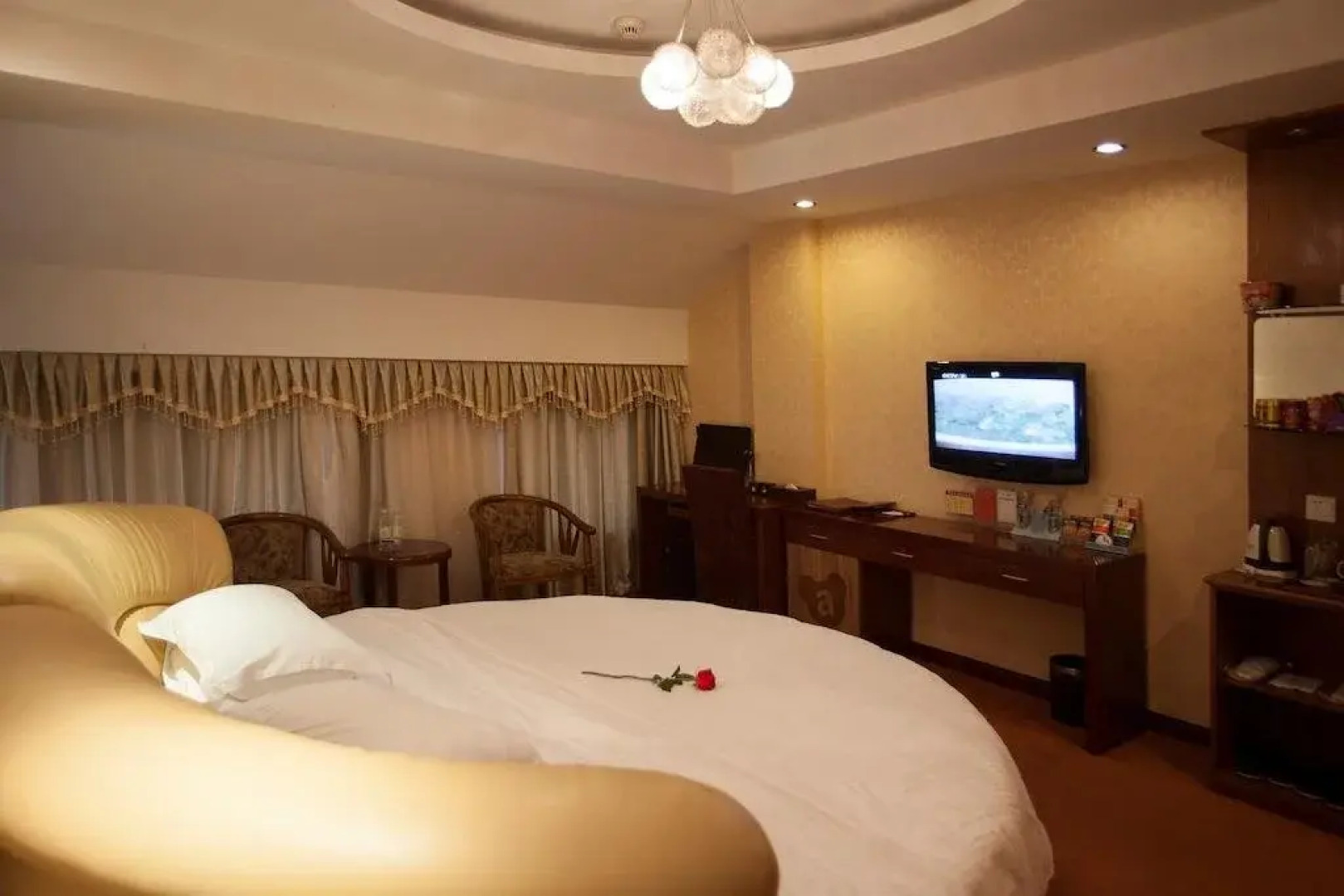 Yiwu Luck Bear Hotel