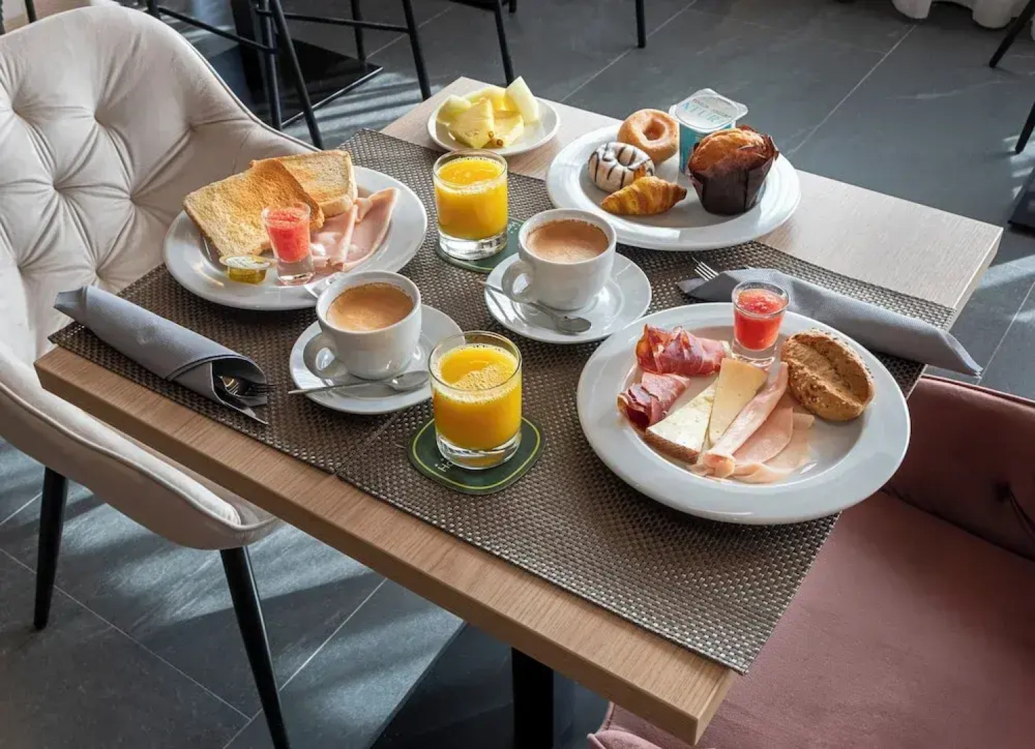 Hotel Sercotel Plana Suites