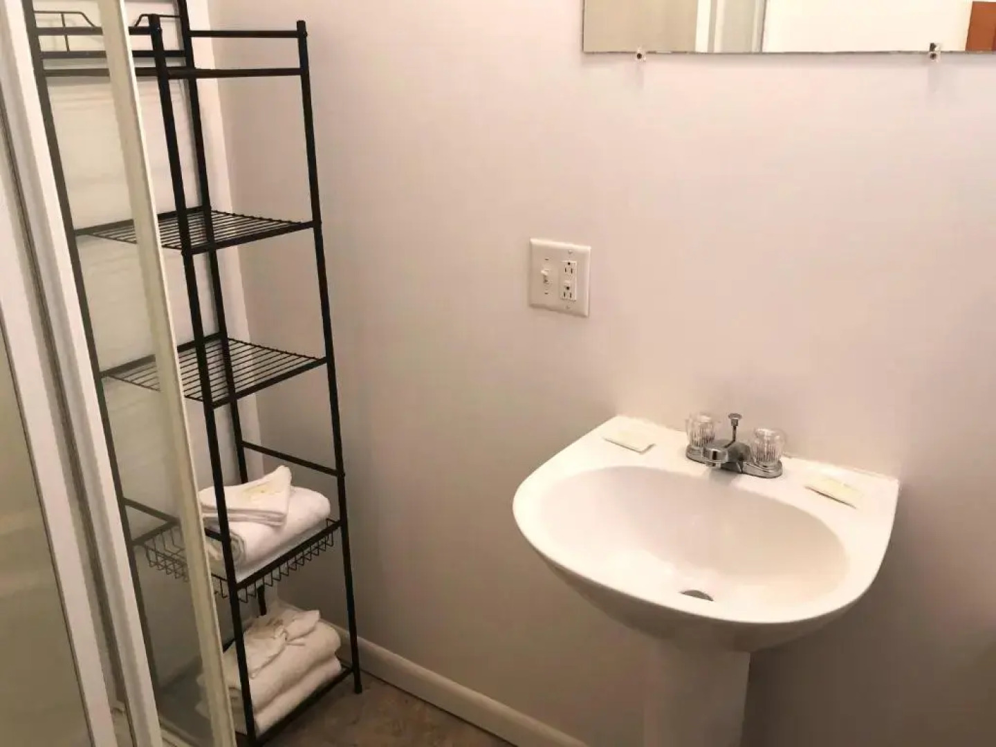 Showboat Motel Restaurant & Bar