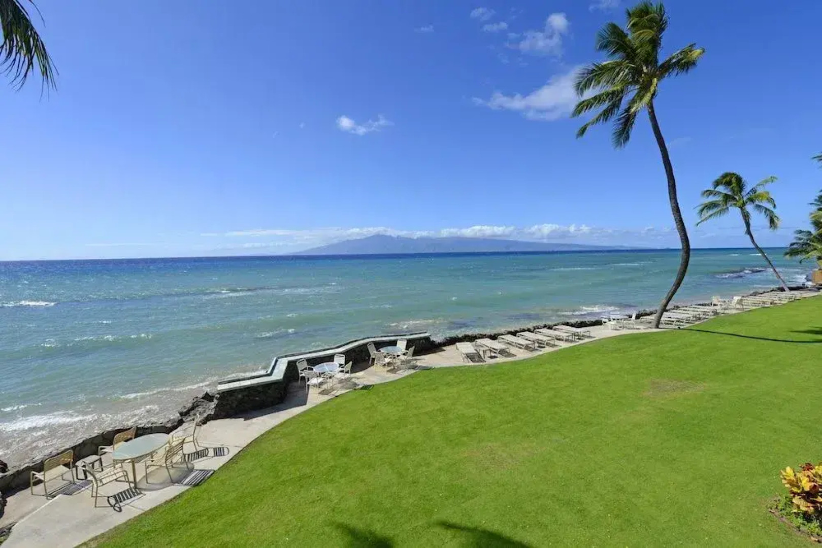 Kaleialoha #204 1 Bedroom 1 Bathroom Condo by Redawning