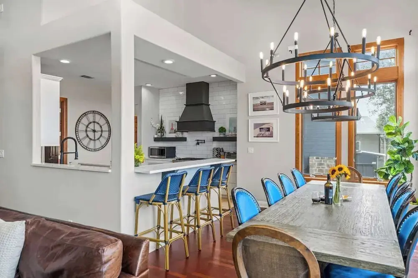 Luxurious Lake Park House: Sleeps 25, Pool, Hot-tub, Firepit and Game Room!