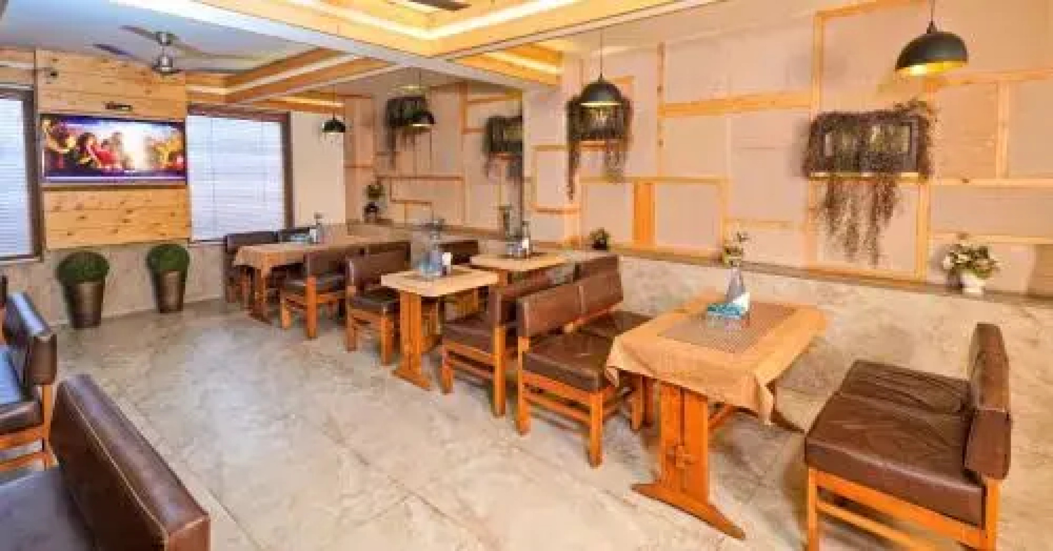 Mayur Hotel Bar And Restaurant