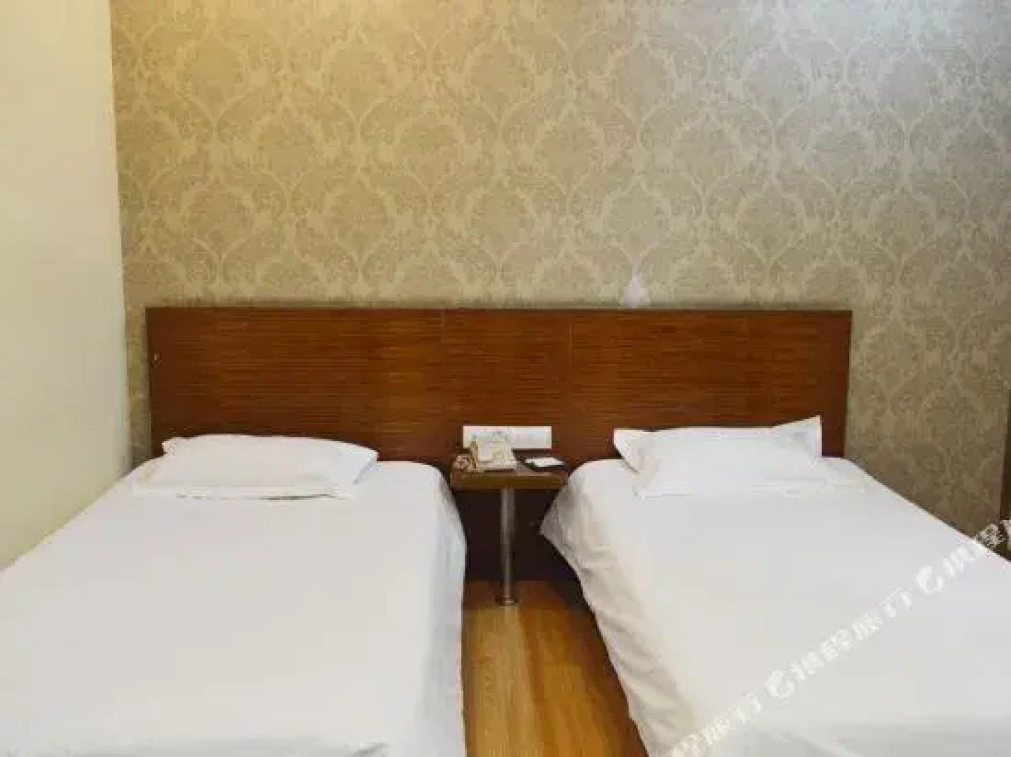 Eaka 365 Hotel Chain (Shijiazhuang People's Hospital Air Garden Store)