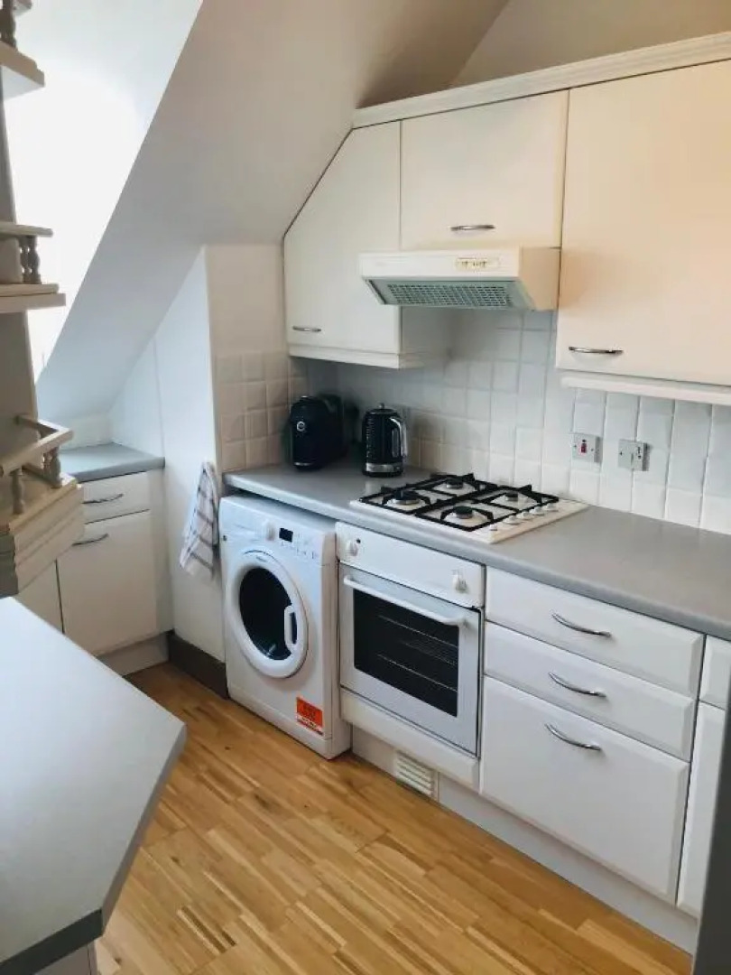 Attractive Town Centre Flat