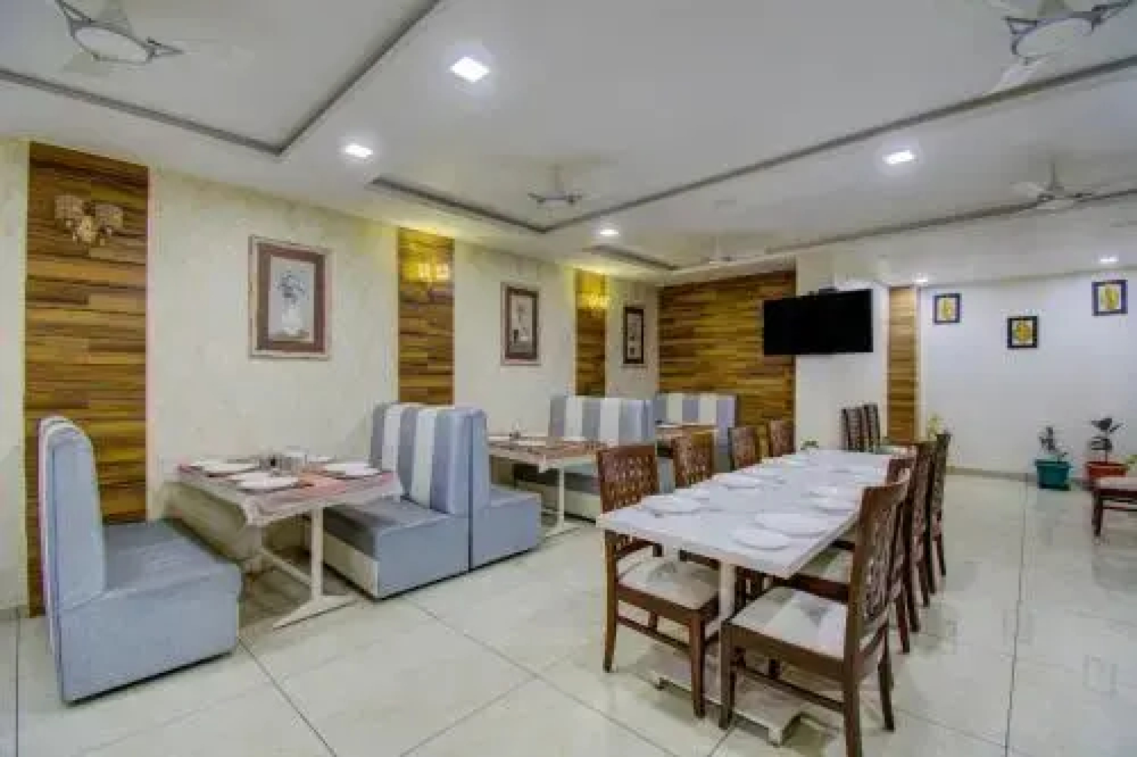 Hotel Devamrit by OYO Rooms