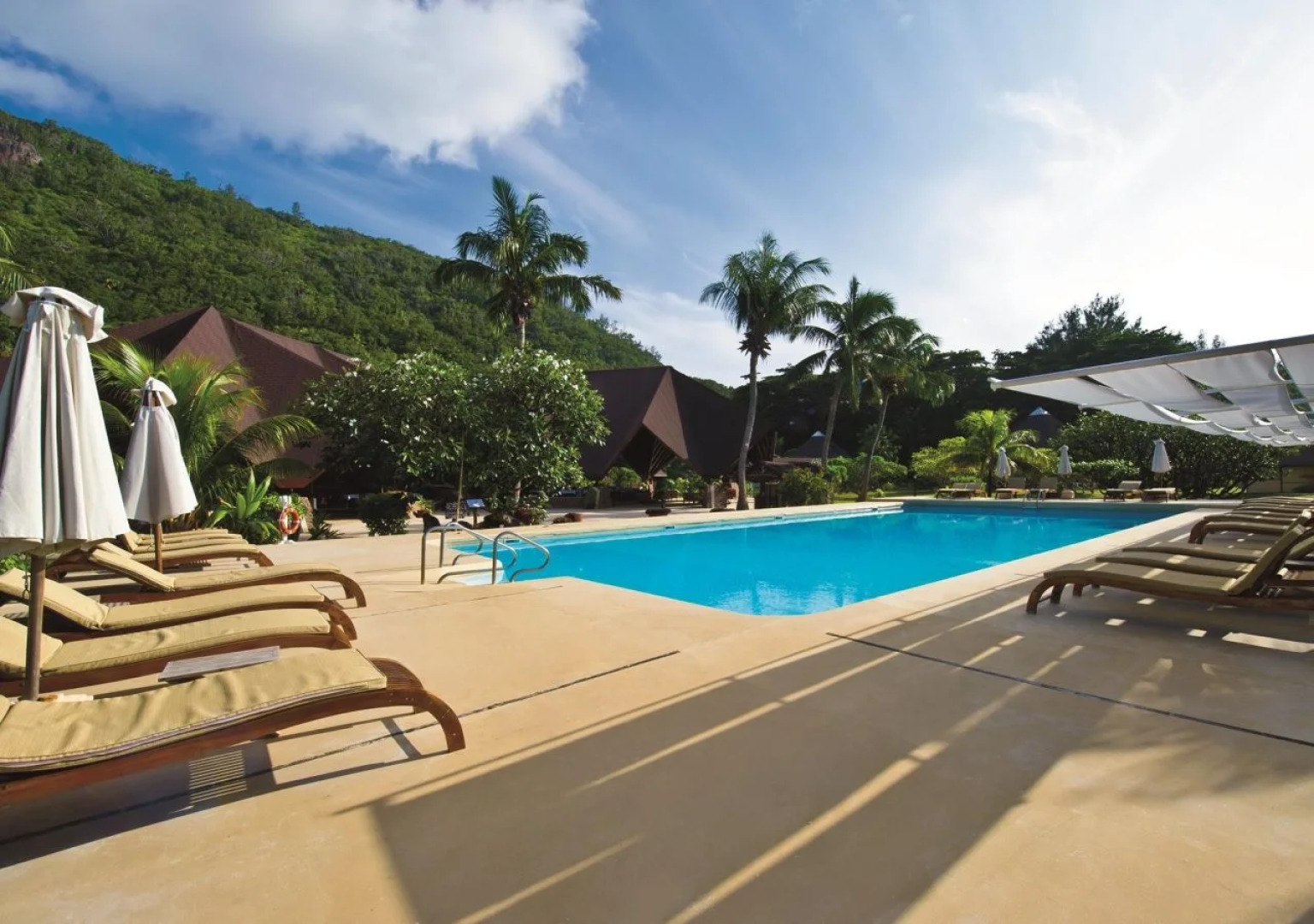 New Emerald Cove Hotel