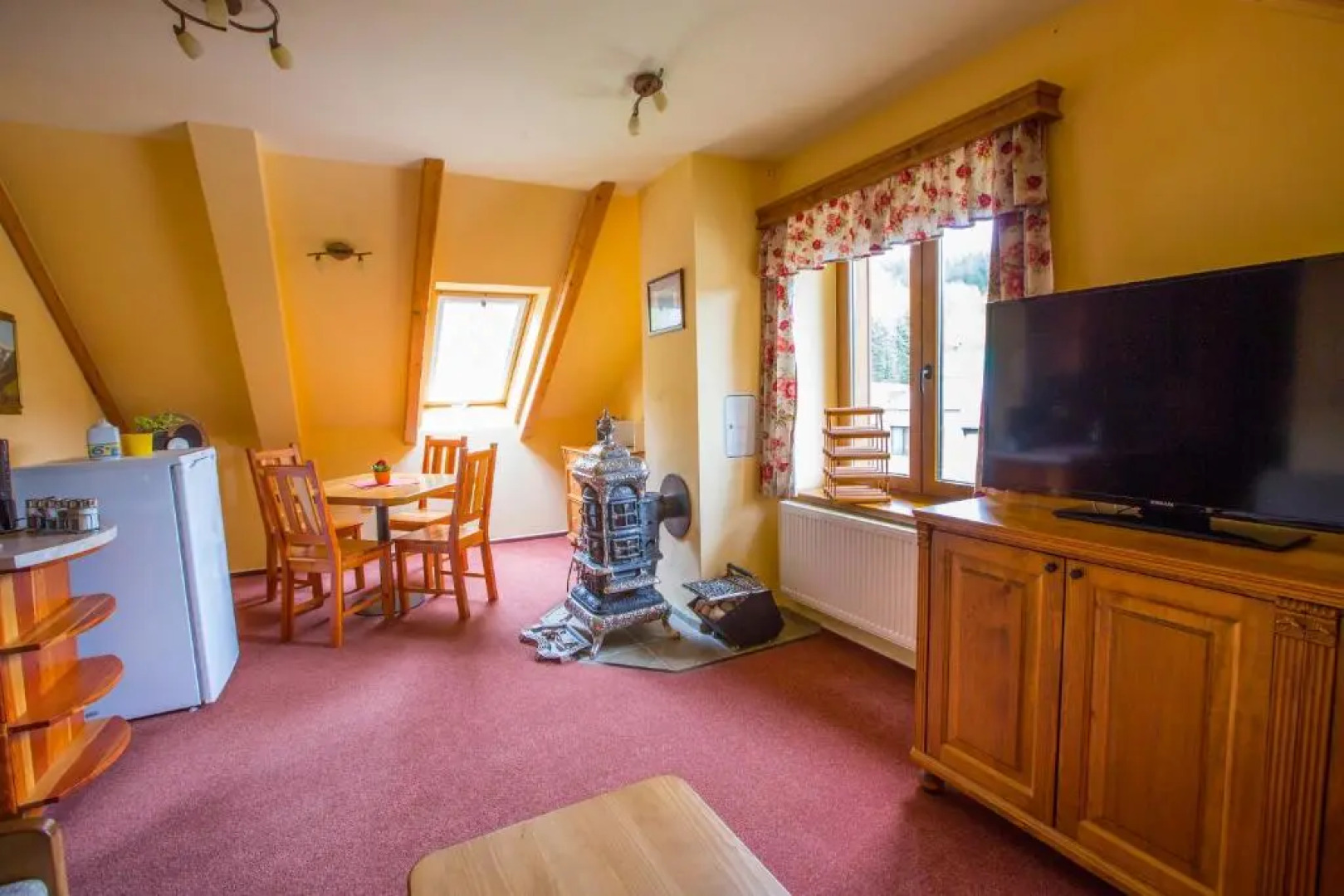 Happy House Apartments