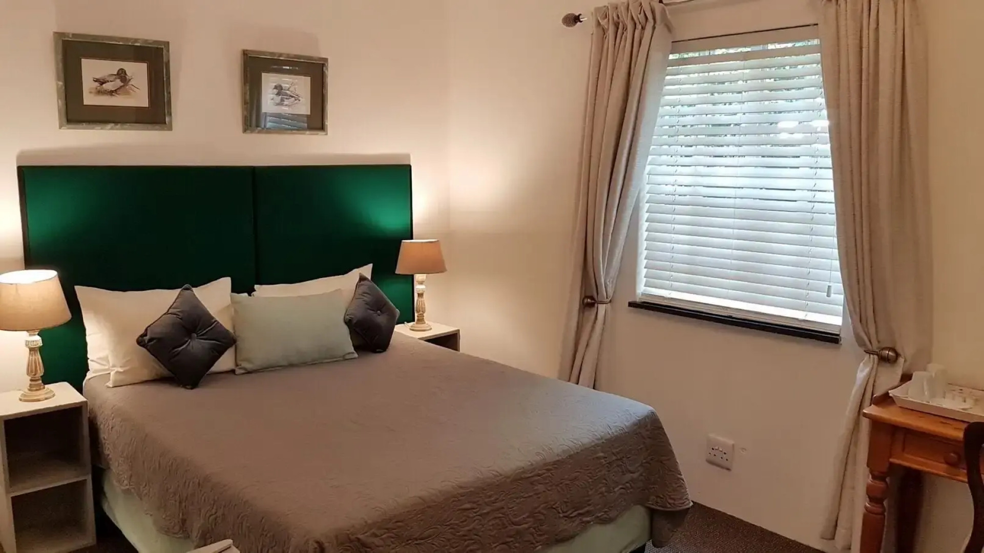 Six Valk Avenue Guest House