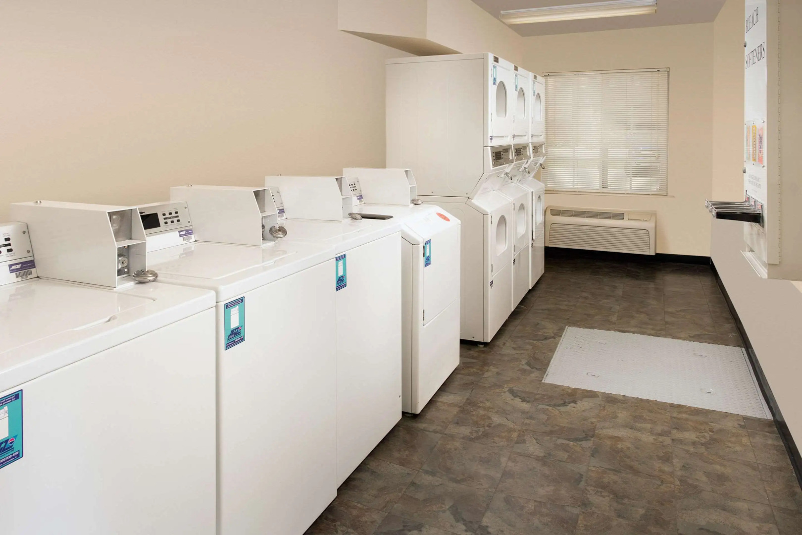 WoodSpring Suites Junction City