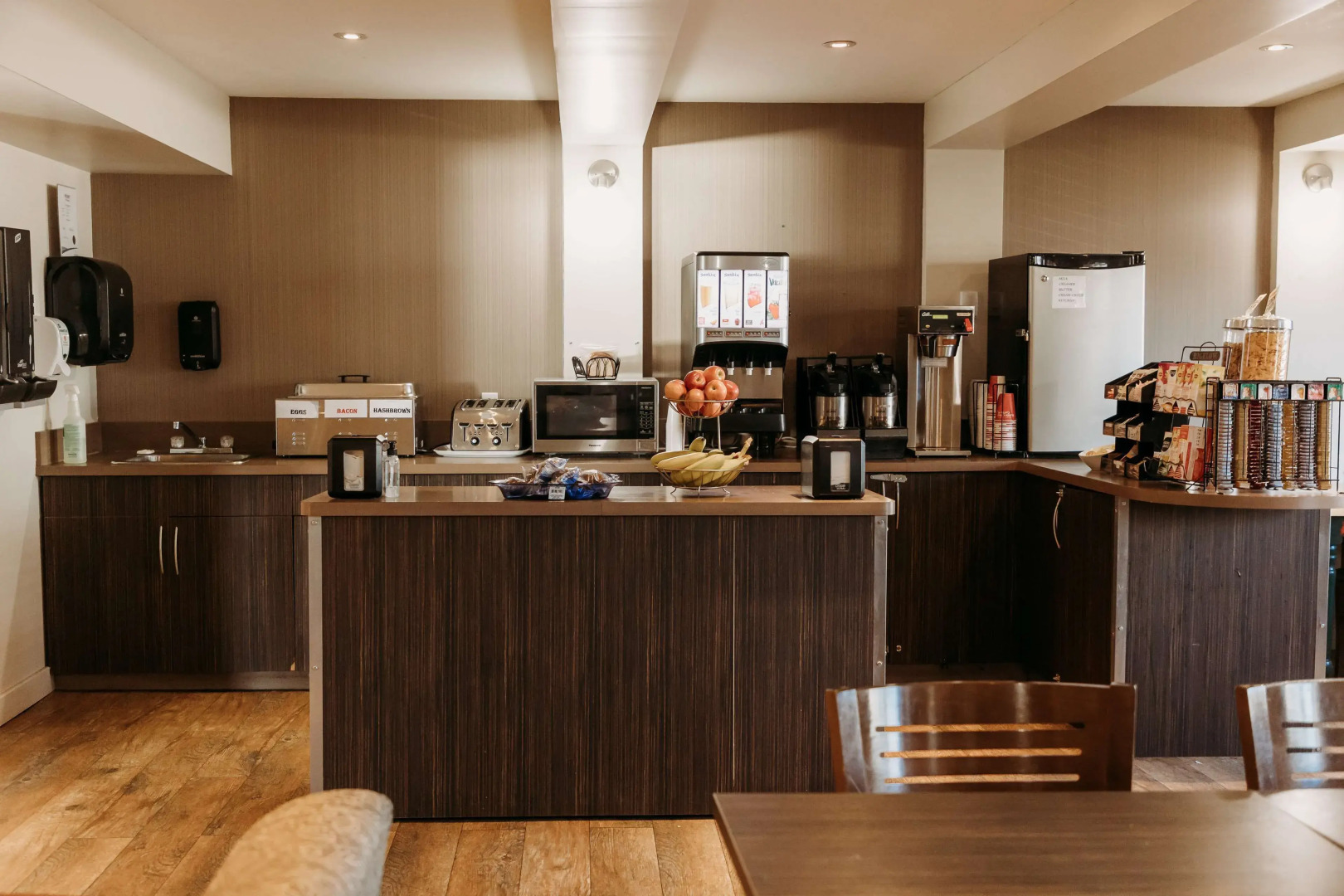 Lakeview Inn & Suites - Fort St. John