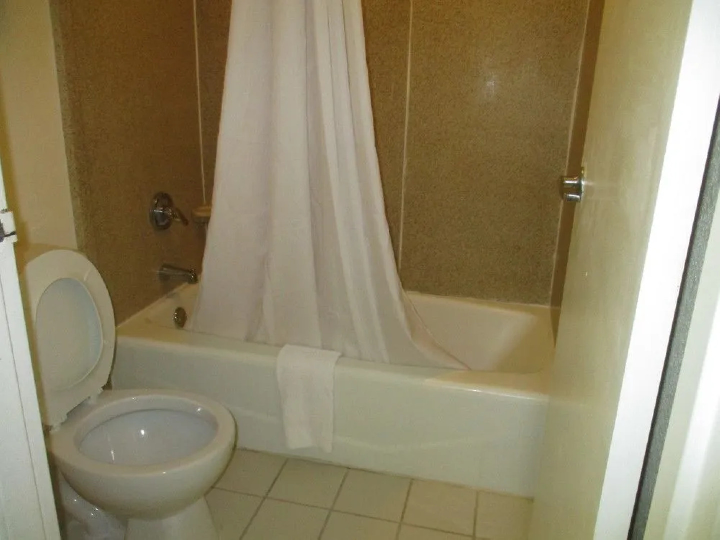 Days Inn By Wyndham Titusville Kennedy Space Center