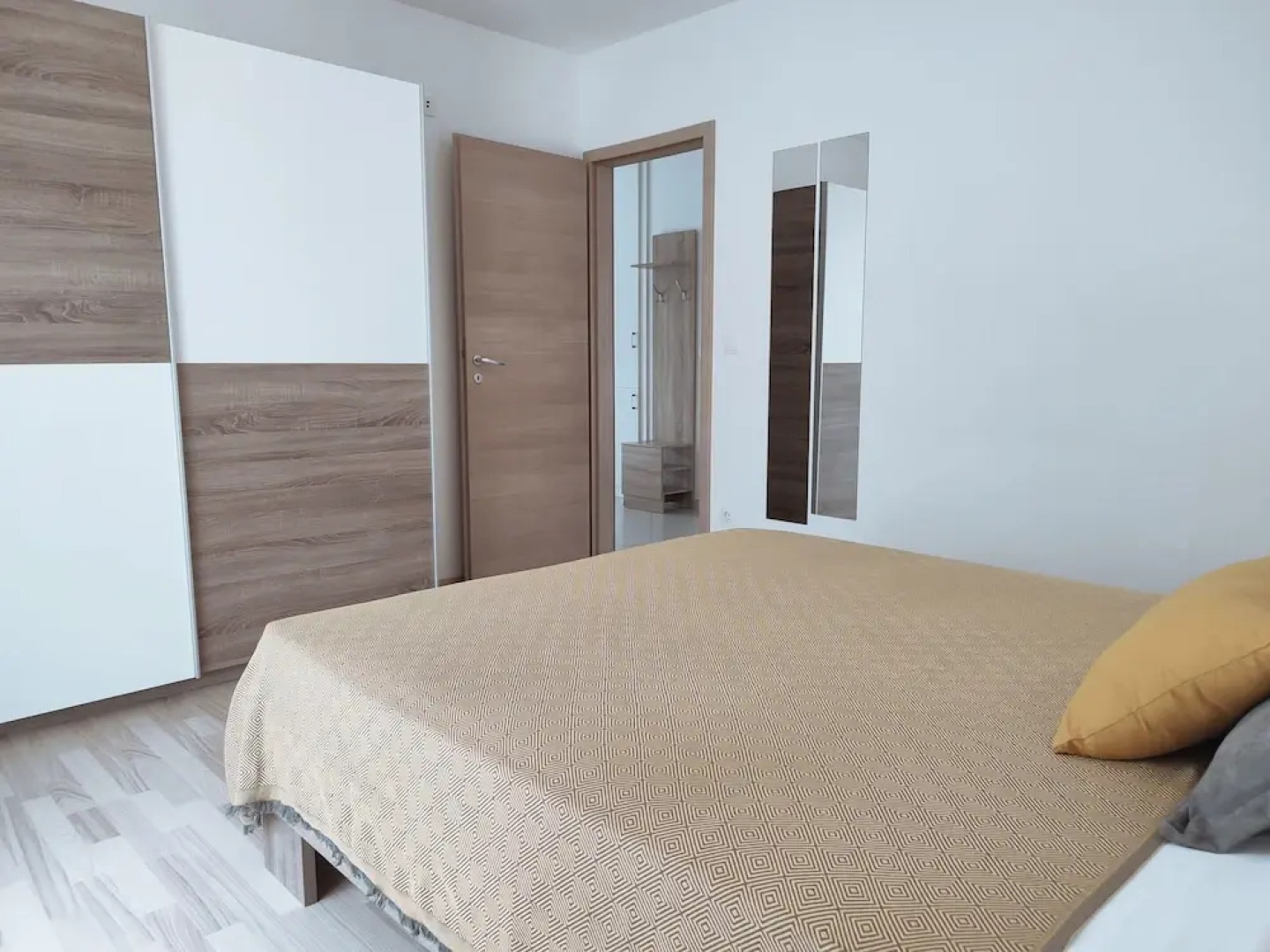 Modern Apartment in Kastel Stafilic With Fenced Garden